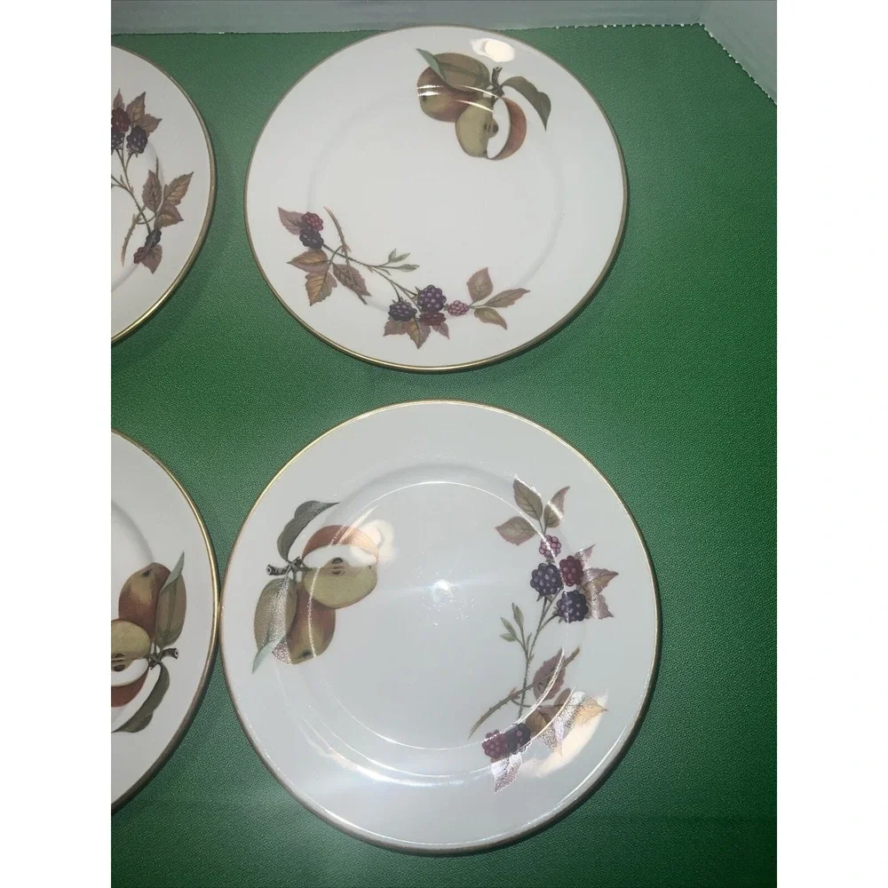 Vintage Royal Worcester EVESHAM GOLD 6.5
